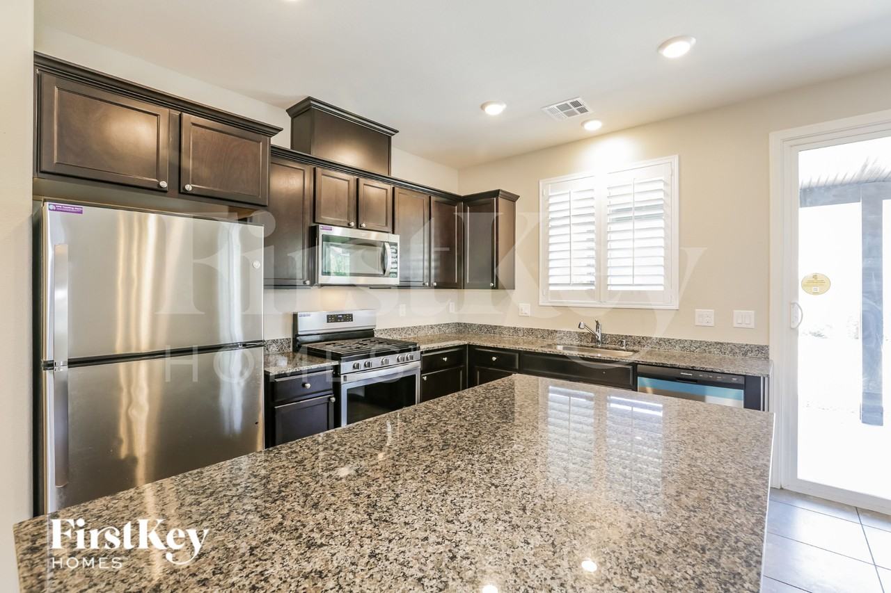 4348 Browns Creek Ave - Photo 6 of 16