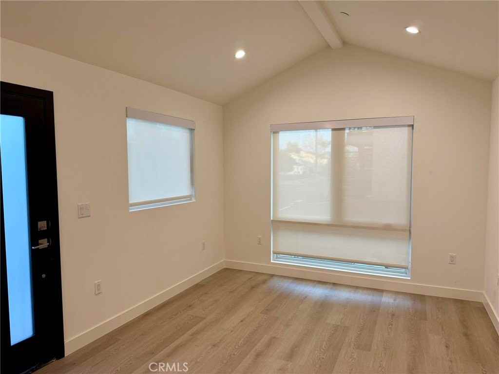 5974 Jamieson Ave - Photo 6 of 15