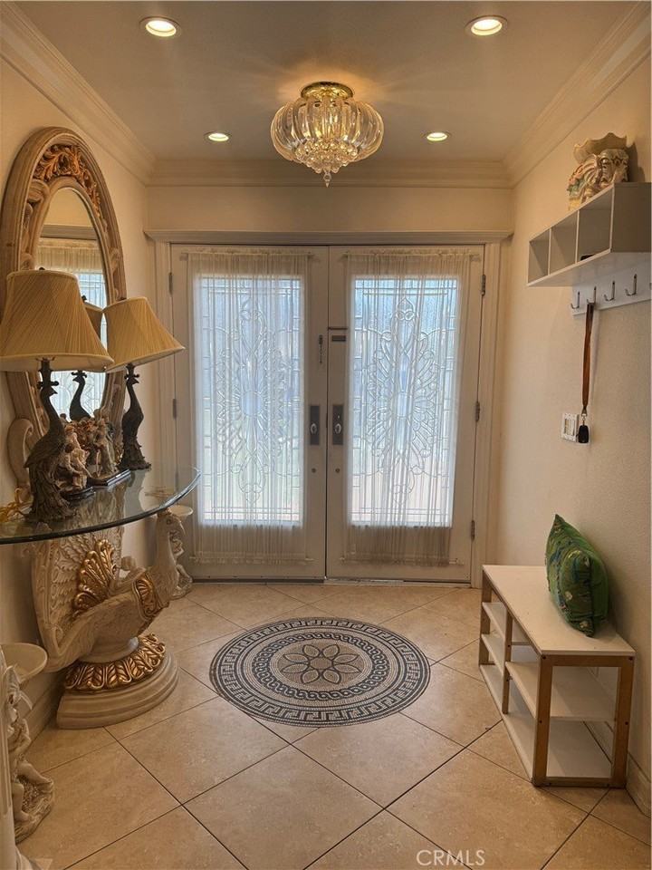 5092 Chimineas Ave - Photo 3 of 44