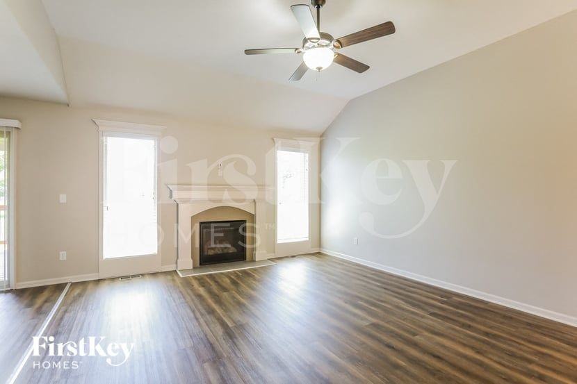 803 E 13th Ter - Photo 4 of 15