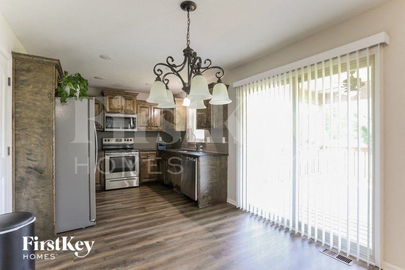 803 E 13th Ter - Photo 6 of 15