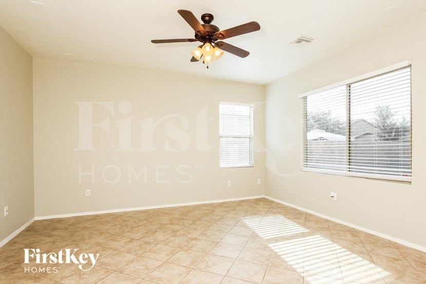 12072 W Formosa Ln - Photo 4 of 15