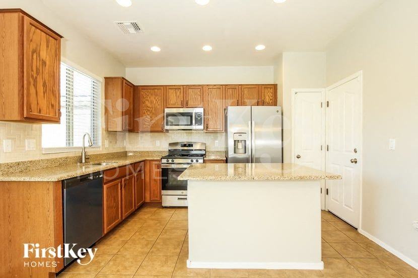 12072 W Formosa Ln - Photo 6 of 15