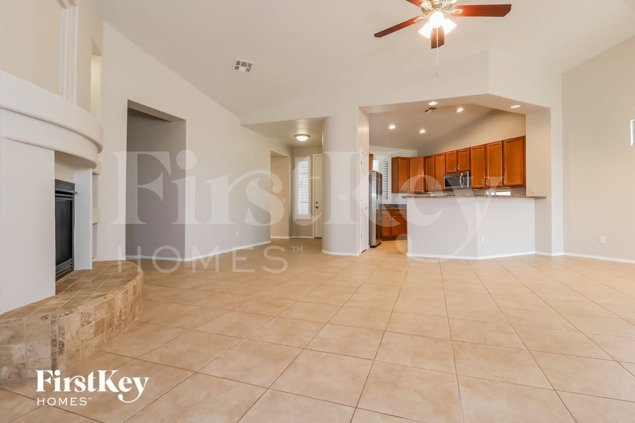 17680 W Buckhorn Dr - Photo 3 of 15