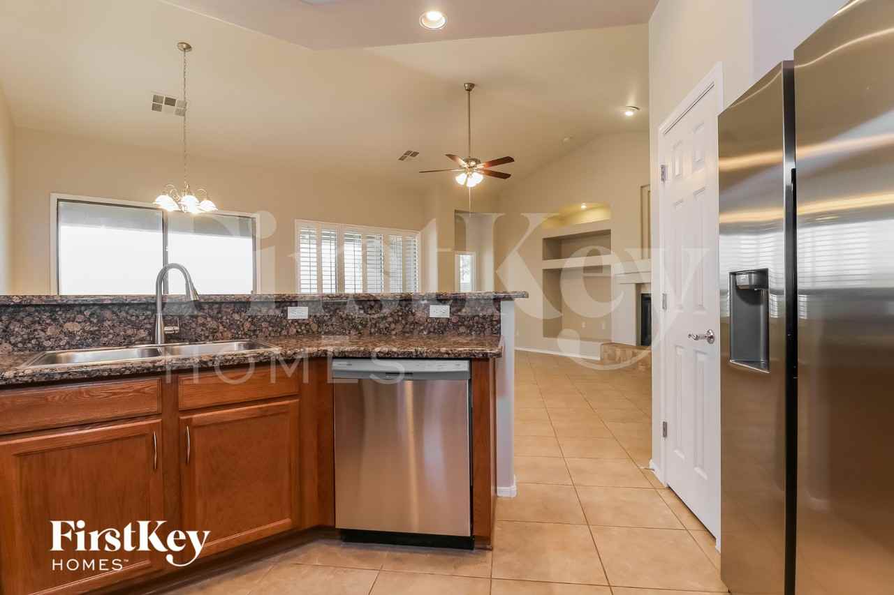 17680 W Buckhorn Dr - Photo 7 of 15