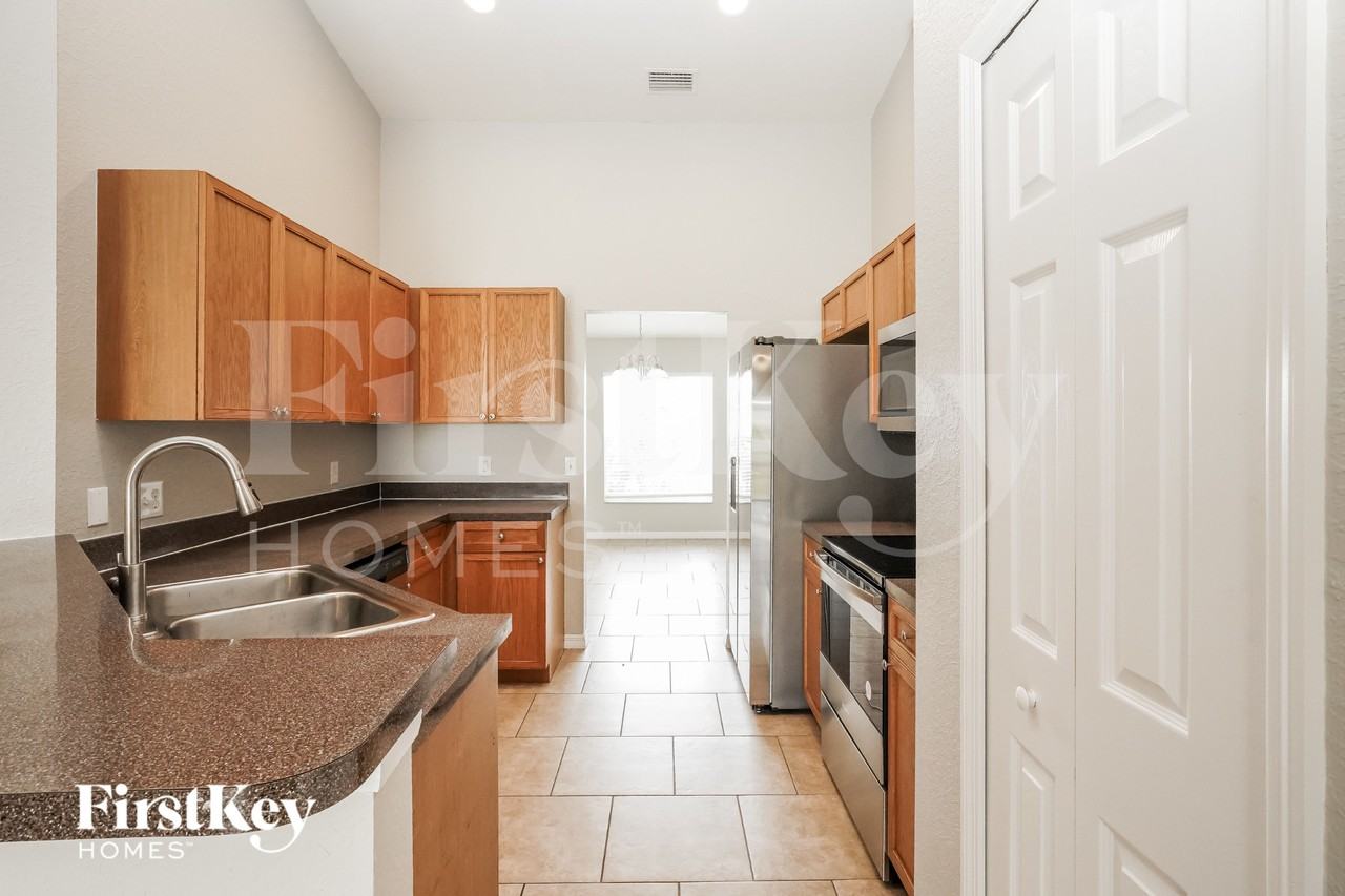 211 Grouper Ct - Photo 5 of 15