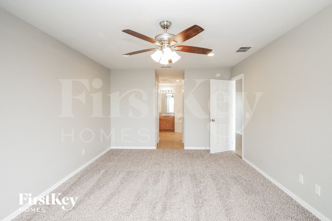 211 Grouper Ct - Photo 6 of 15