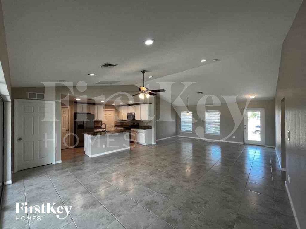 3237 Nw 41st Pl - Photo 3 of 29