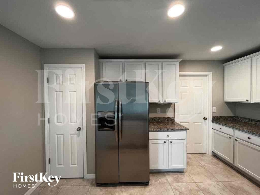 3237 Nw 41st Pl - Photo 5 of 29