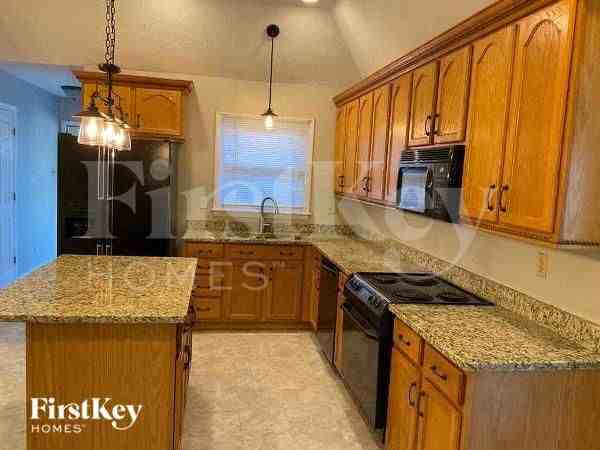 4251 Steffan Woods Cv - Photo 6 of 11