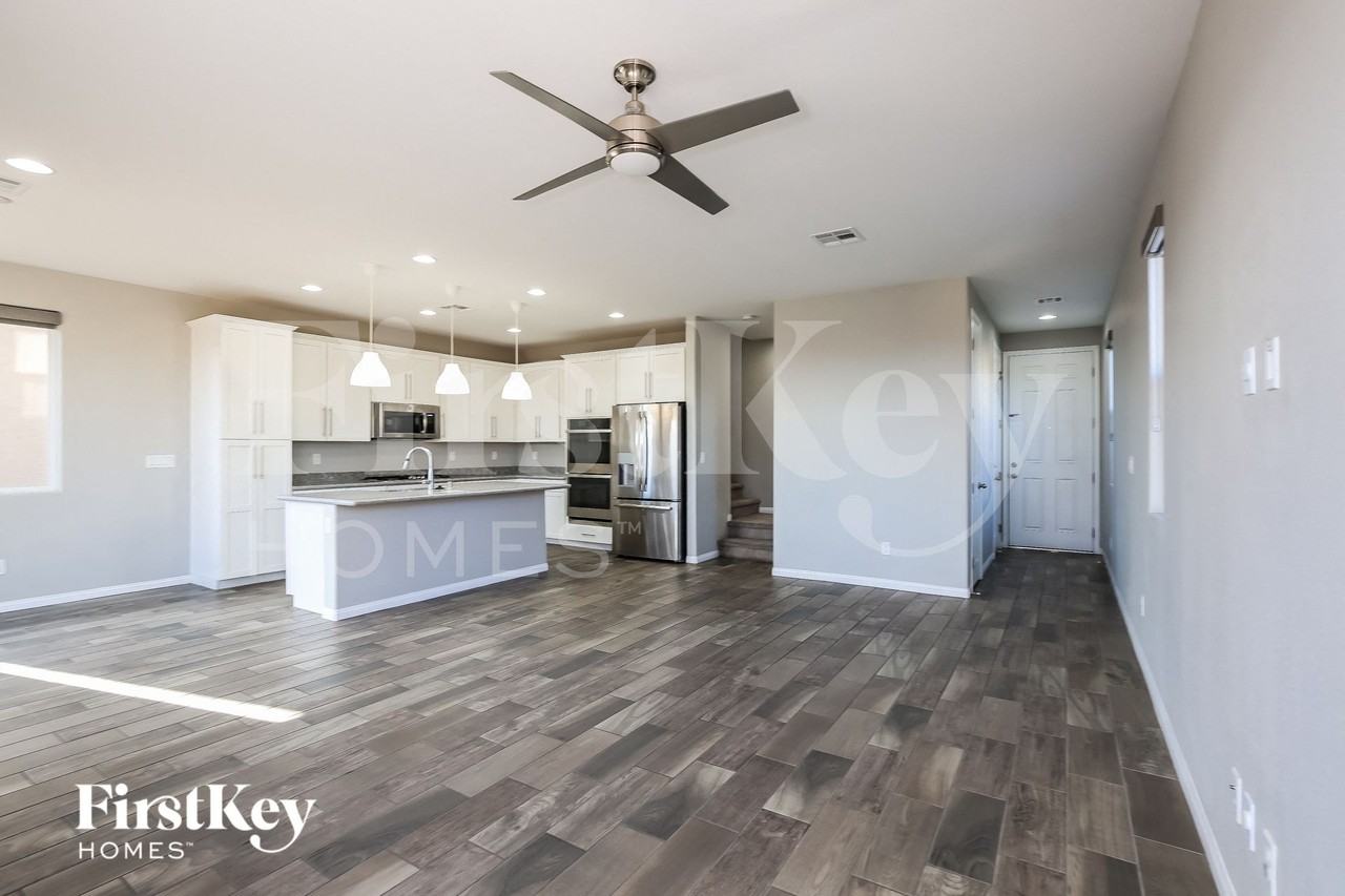 6344 Gulf Waters St - Photo 3 of 15