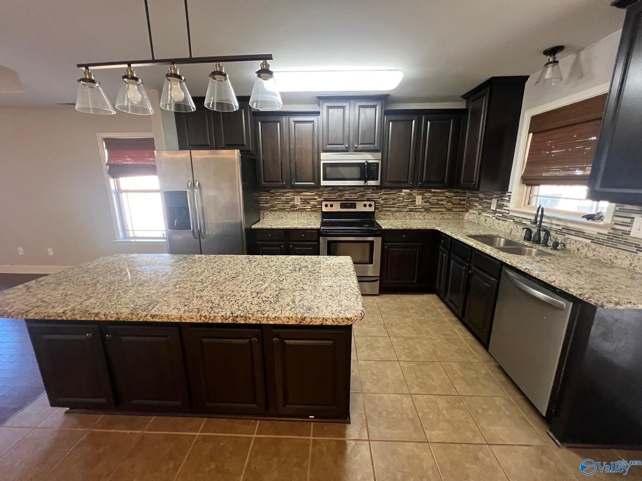 206 Healey Dr - Photo 4 of 17