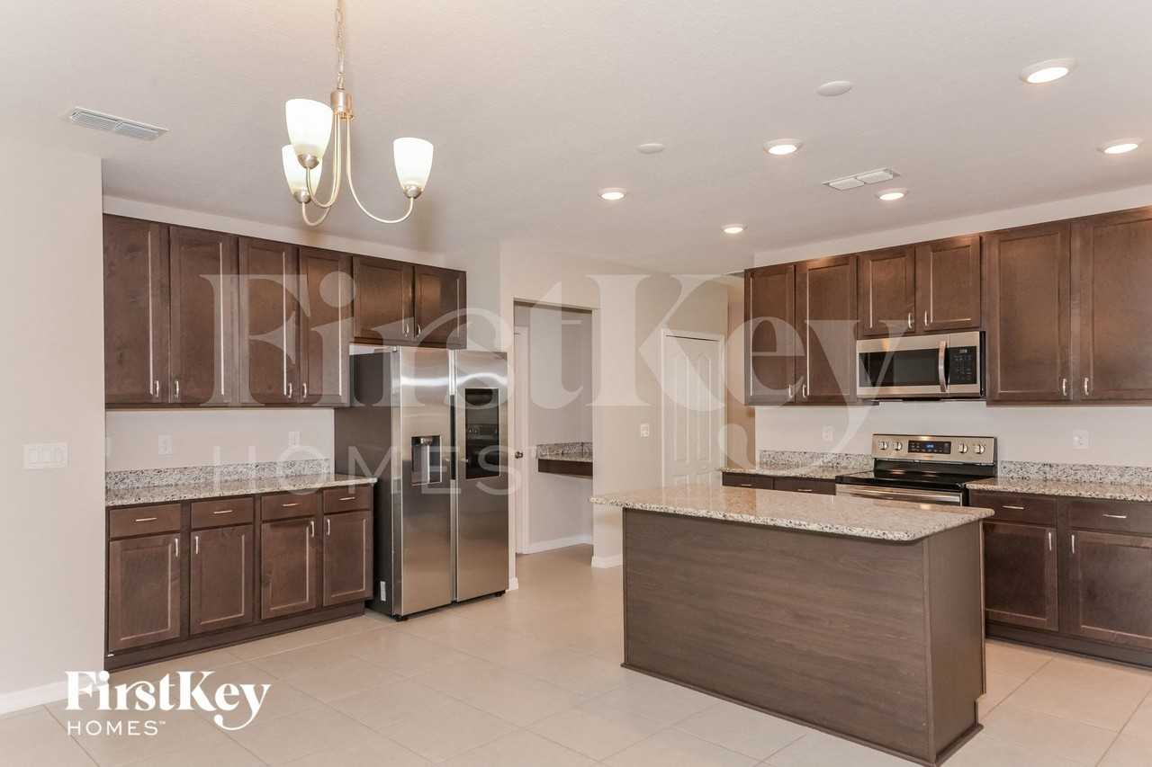 4526 Birdsong Dr - Photo 4 of 15