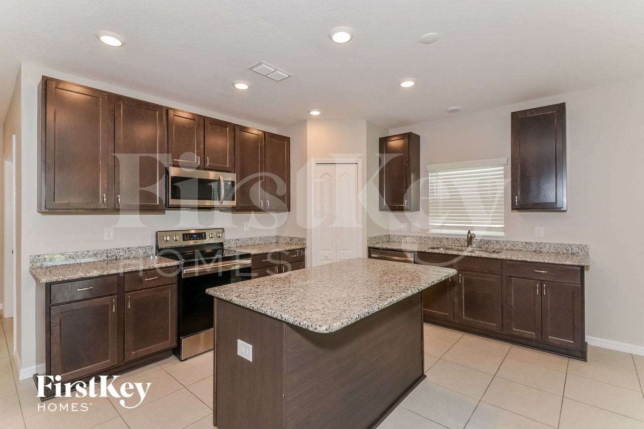 4526 Birdsong Dr - Photo 5 of 15