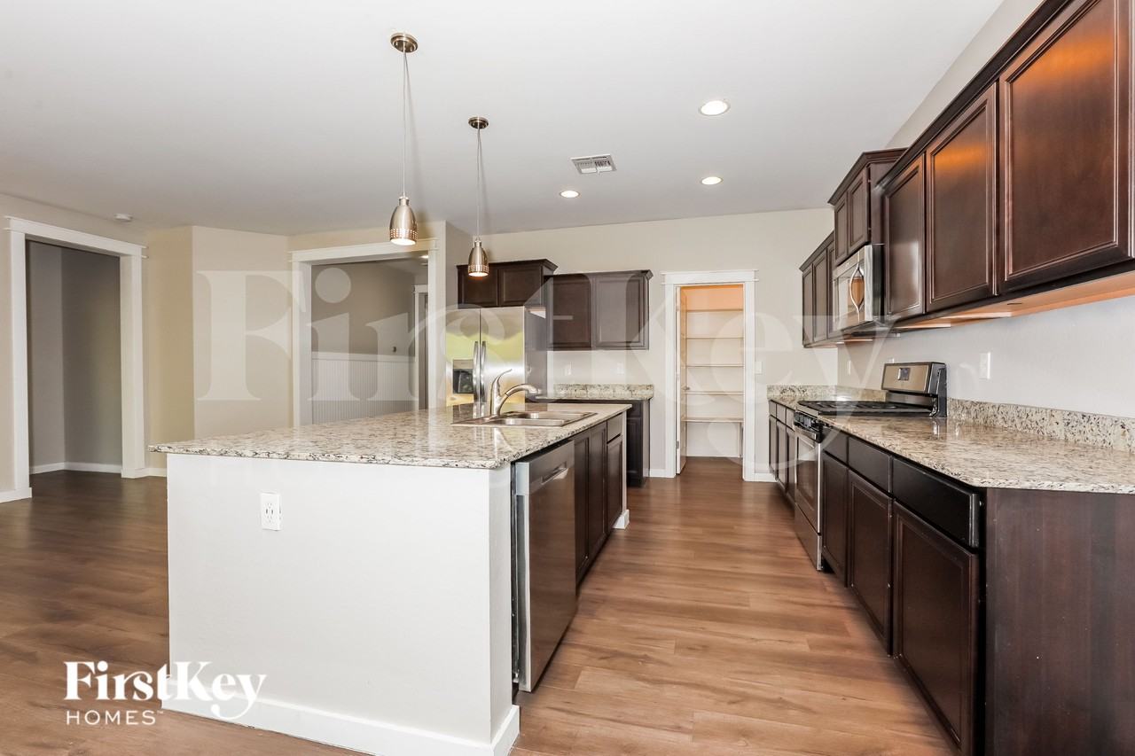 732 W Carlsbad Dr - Photo 6 of 15