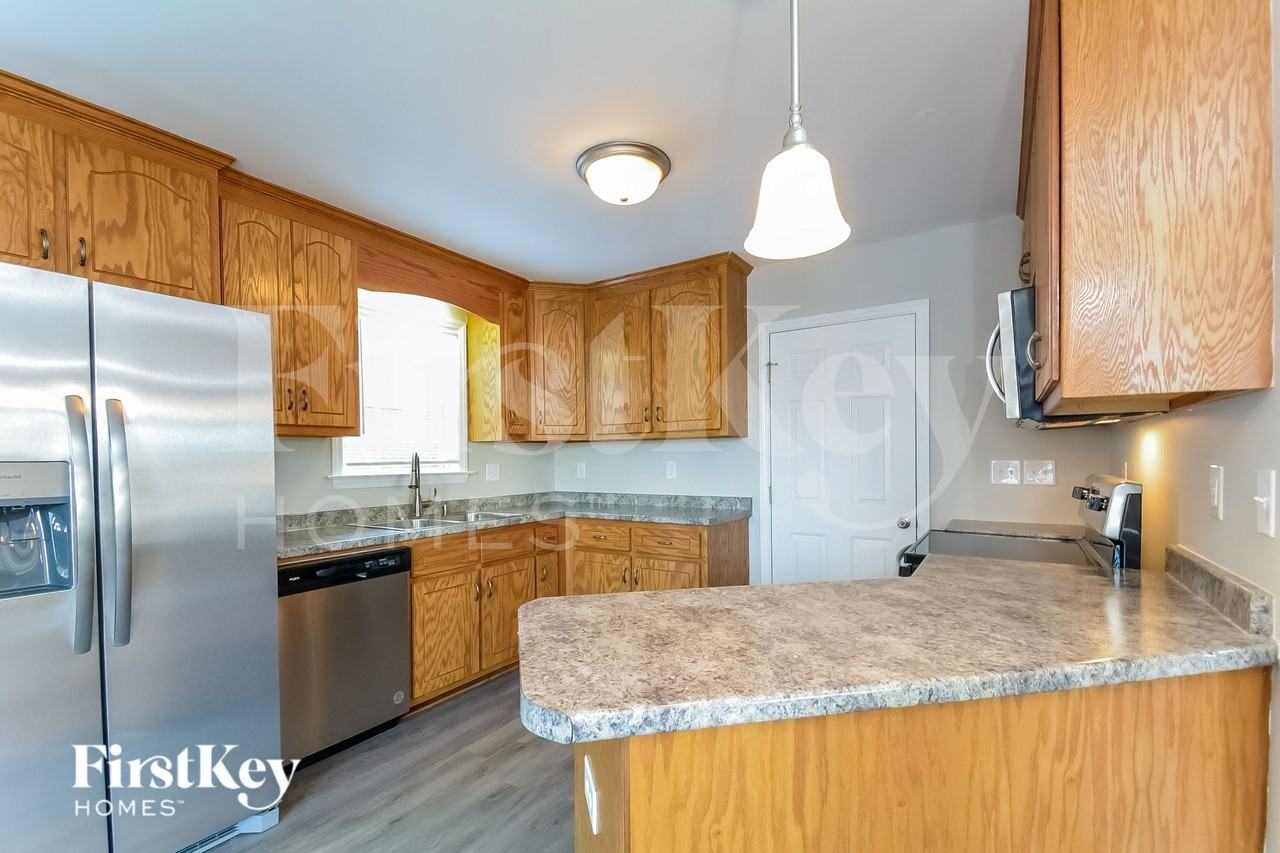 214 Sunset Pointe Dr - Photo 5 of 15