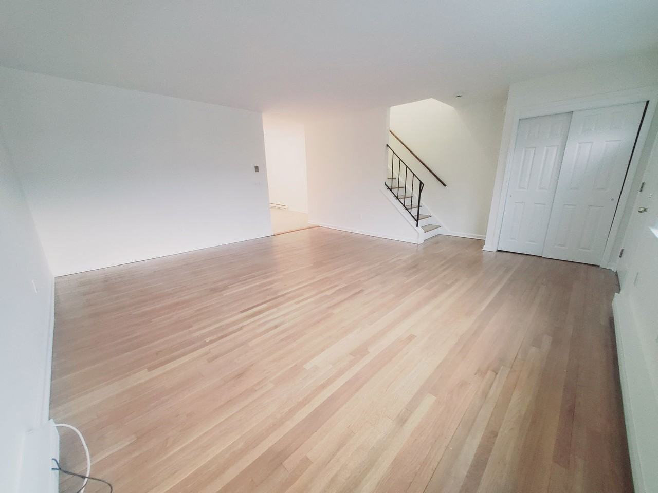 94 Harbor Dr - Photo 3 of 8