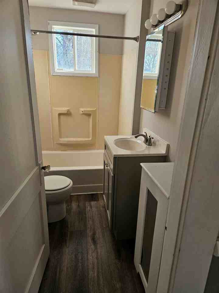 53 Chaplin St - Photo 7 of 13