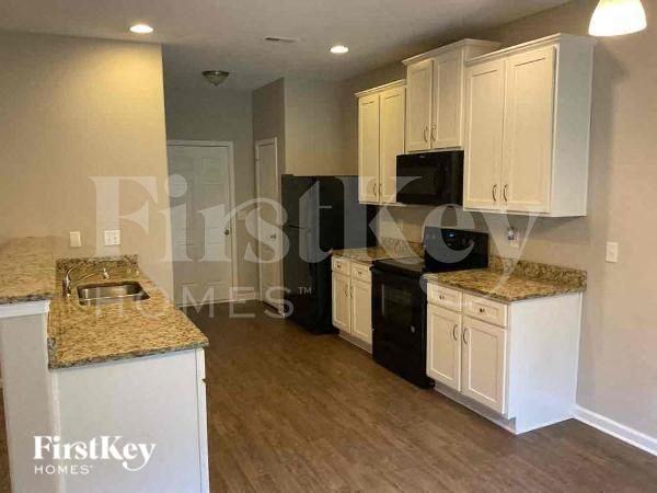 6819 Ware Rd - Photo 4 of 10