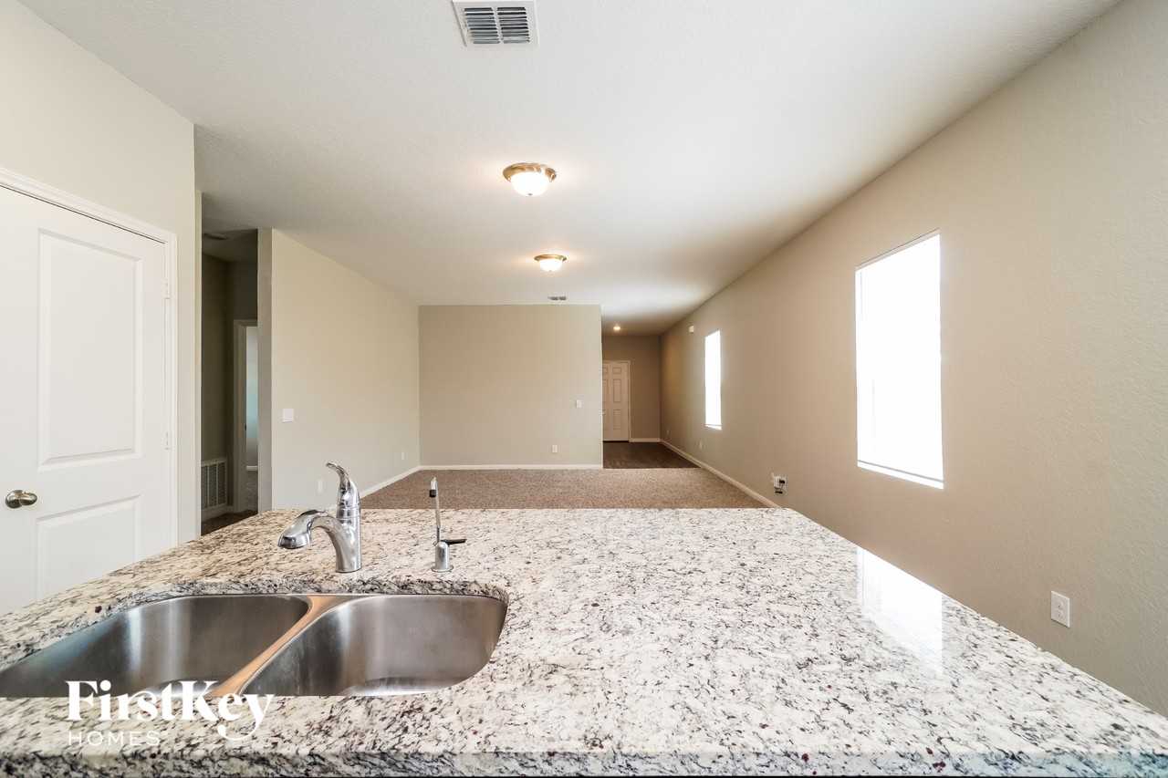 13509 Sunrise Mdw - Photo 5 of 15