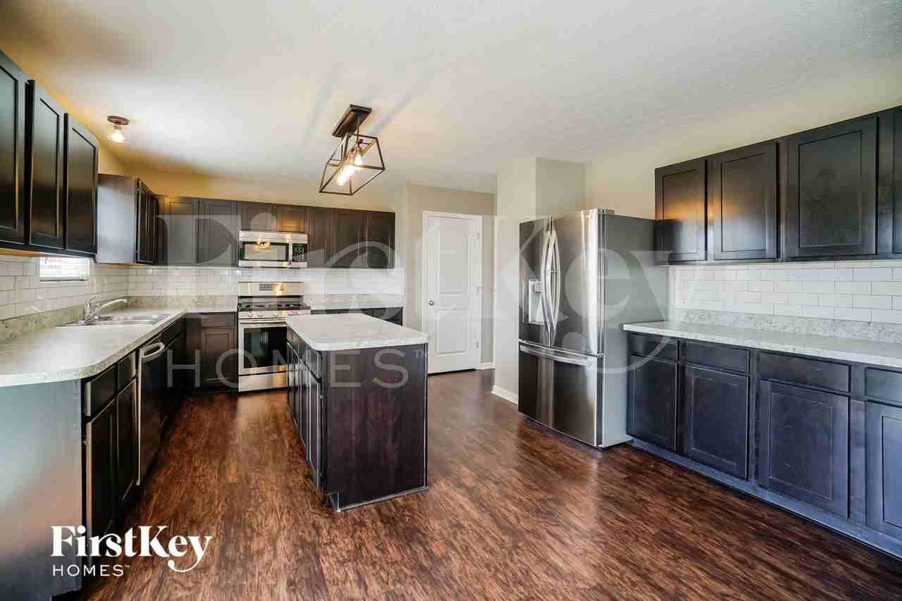 270 Cloverhill Dr - Photo 7 of 15