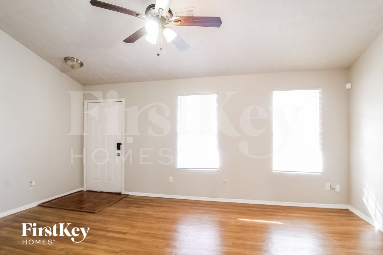 6450 Peppermill Ln - Photo 4 of 16