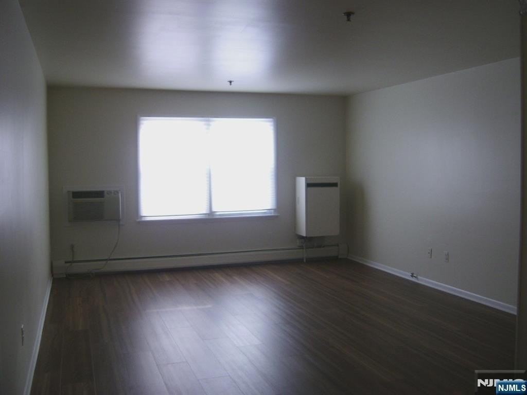 690 River Rd - Photo 5 of 8