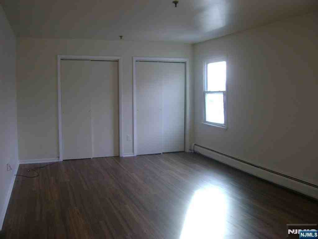 690 River Rd - Photo 6 of 8