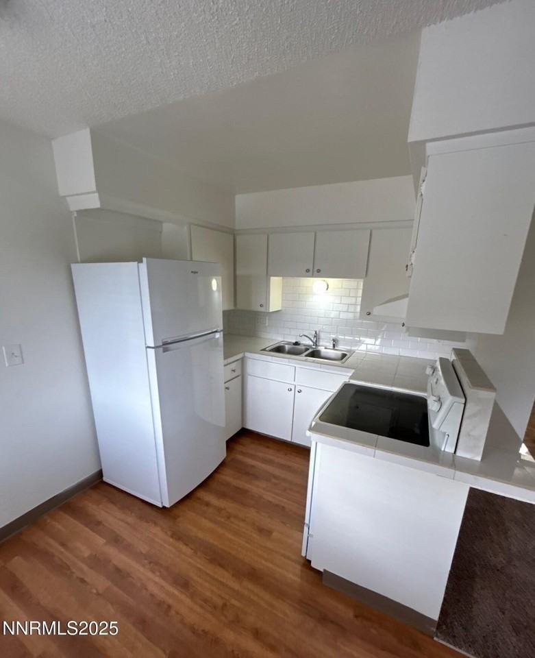 901 Virbel Ln Apt 5 #5 - Photo 3 of 12