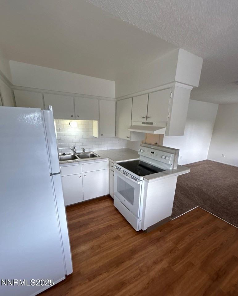 901 Virbel Ln Apt 5 #5 - Photo 4 of 12