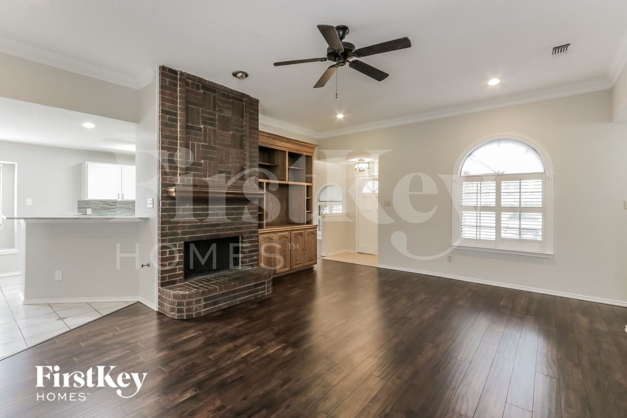 1008 Micarta Dr - Photo 3 of 16