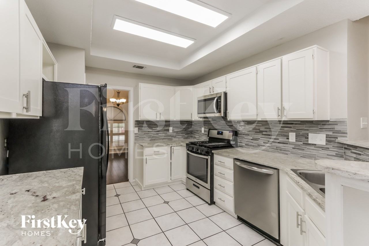 1008 Micarta Dr - Photo 6 of 16