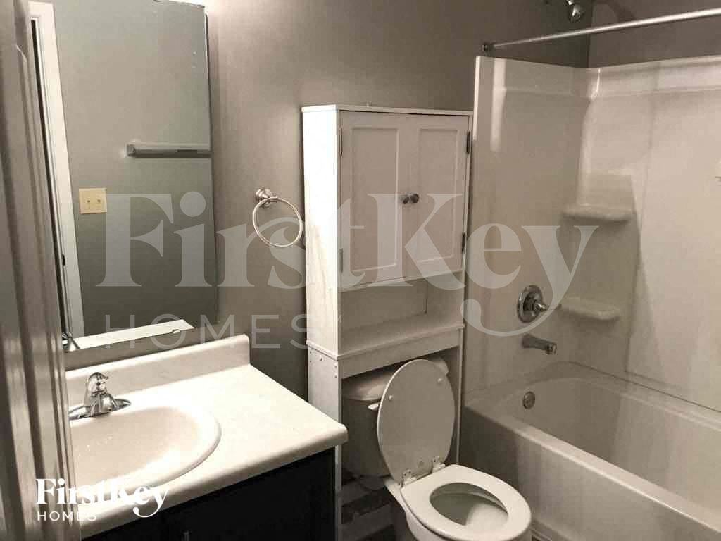 562 Farnham Dr - Photo 6 of 12