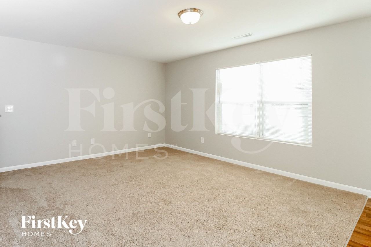 231 Creekstone Ct - Photo 3 of 15