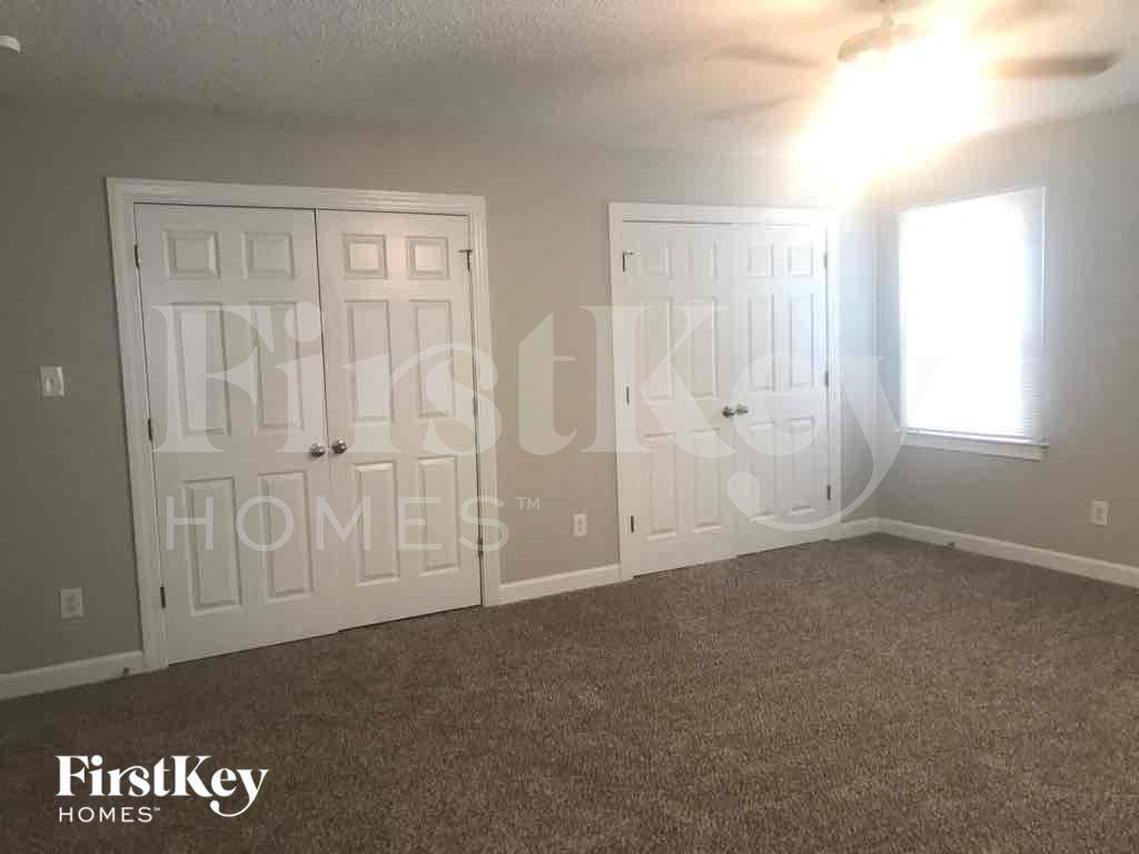 3801 Blairwood St - Photo 5 of 8