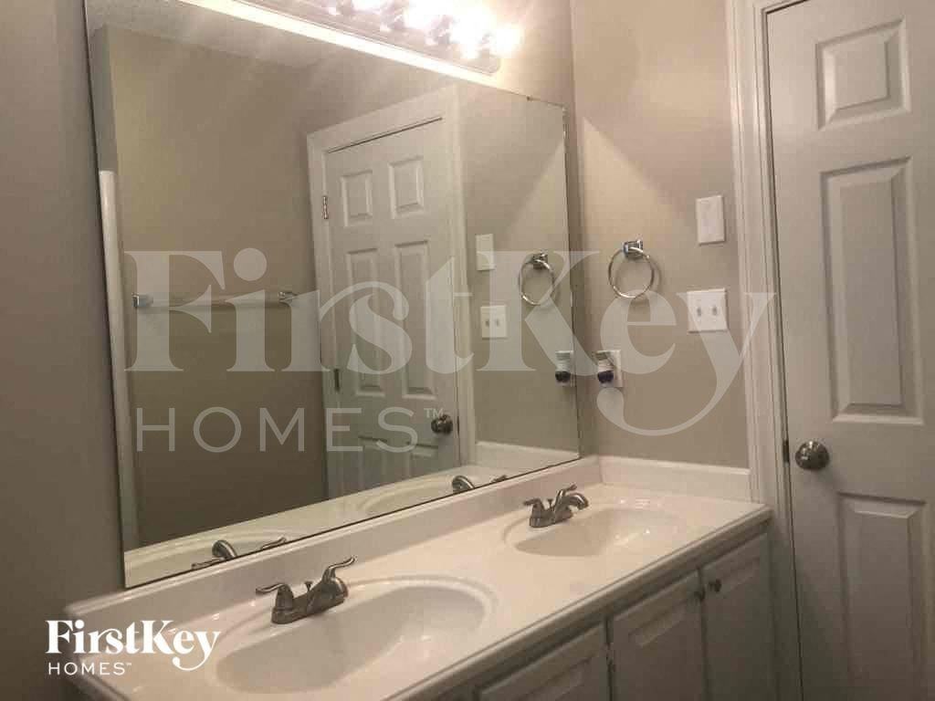 3801 Blairwood St - Photo 6 of 8