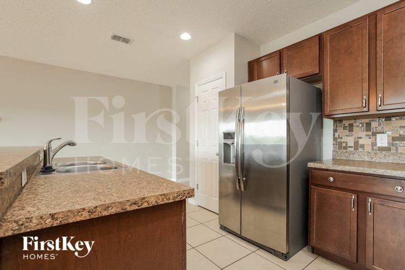 3512 Cayugas Loop - Photo 5 of 15