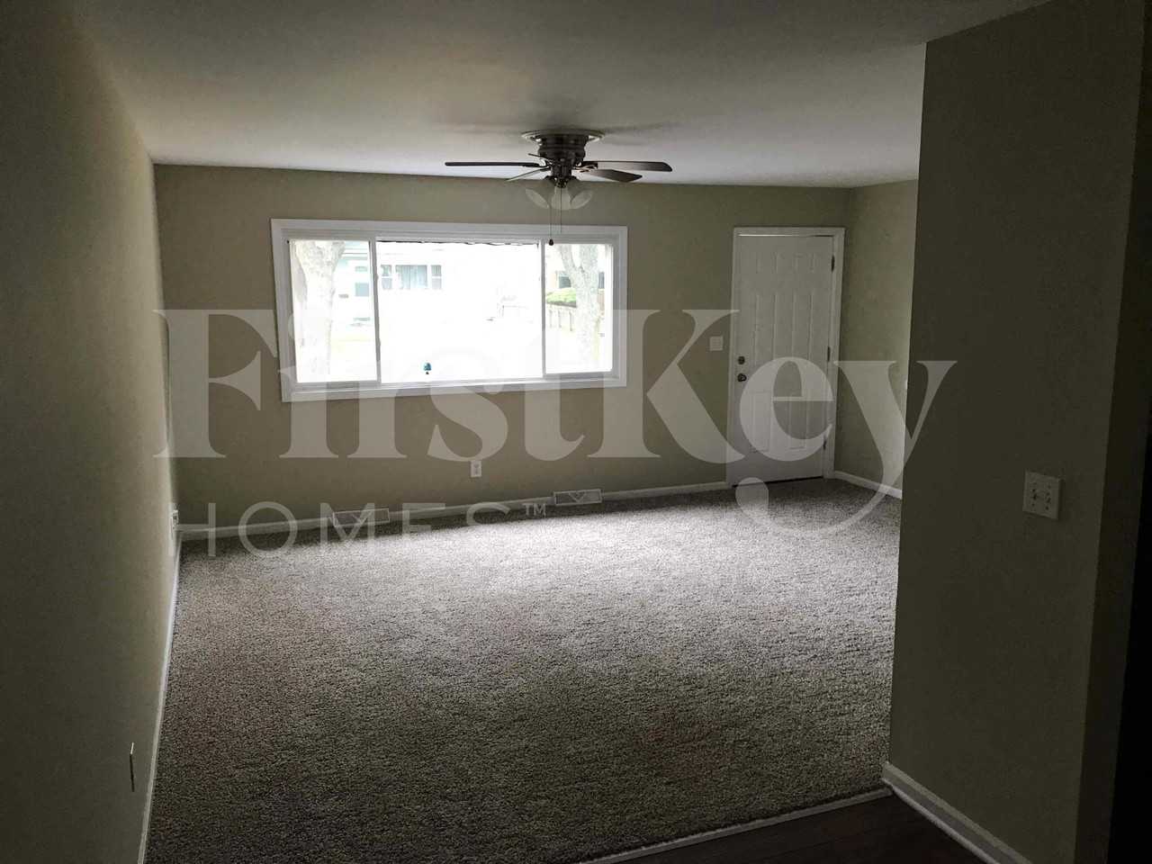 955 Lorraine Ave - Photo 2 of 10