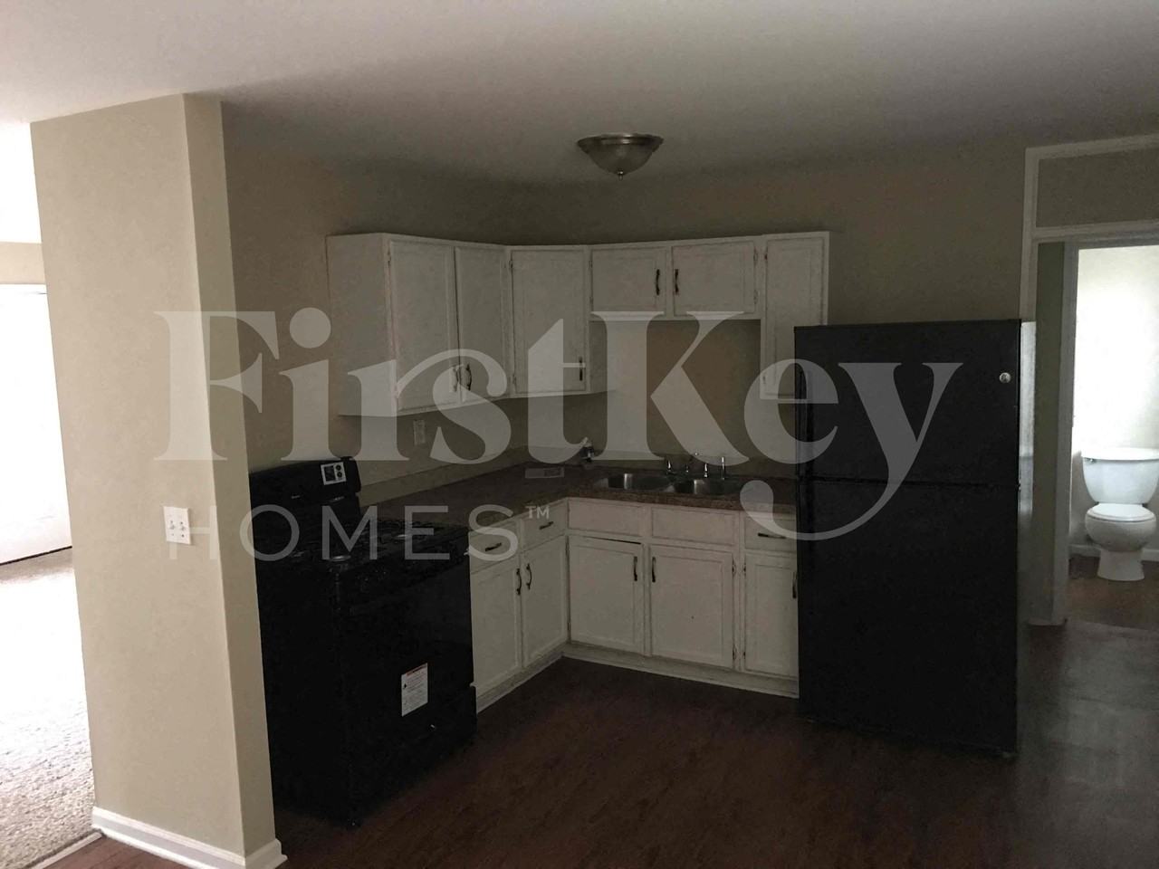 955 Lorraine Ave - Photo 3 of 10