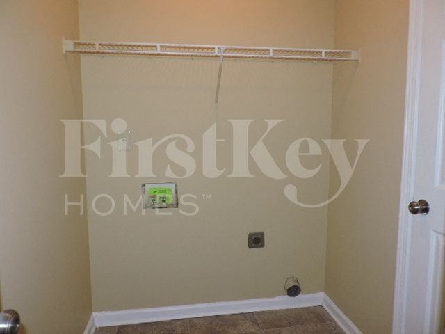 9329 Barrow Dr - Photo 7 of 18