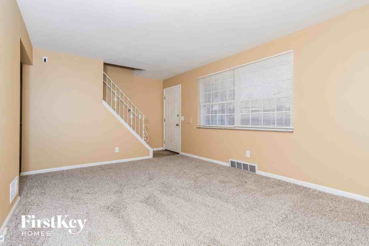 714 Ivyhill Dr - Photo 2 of 13