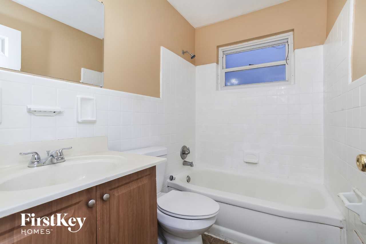 714 Ivyhill Dr - Photo 6 of 13