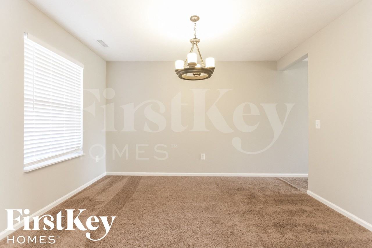 7038 Lancaster Ln - Photo 5 of 14