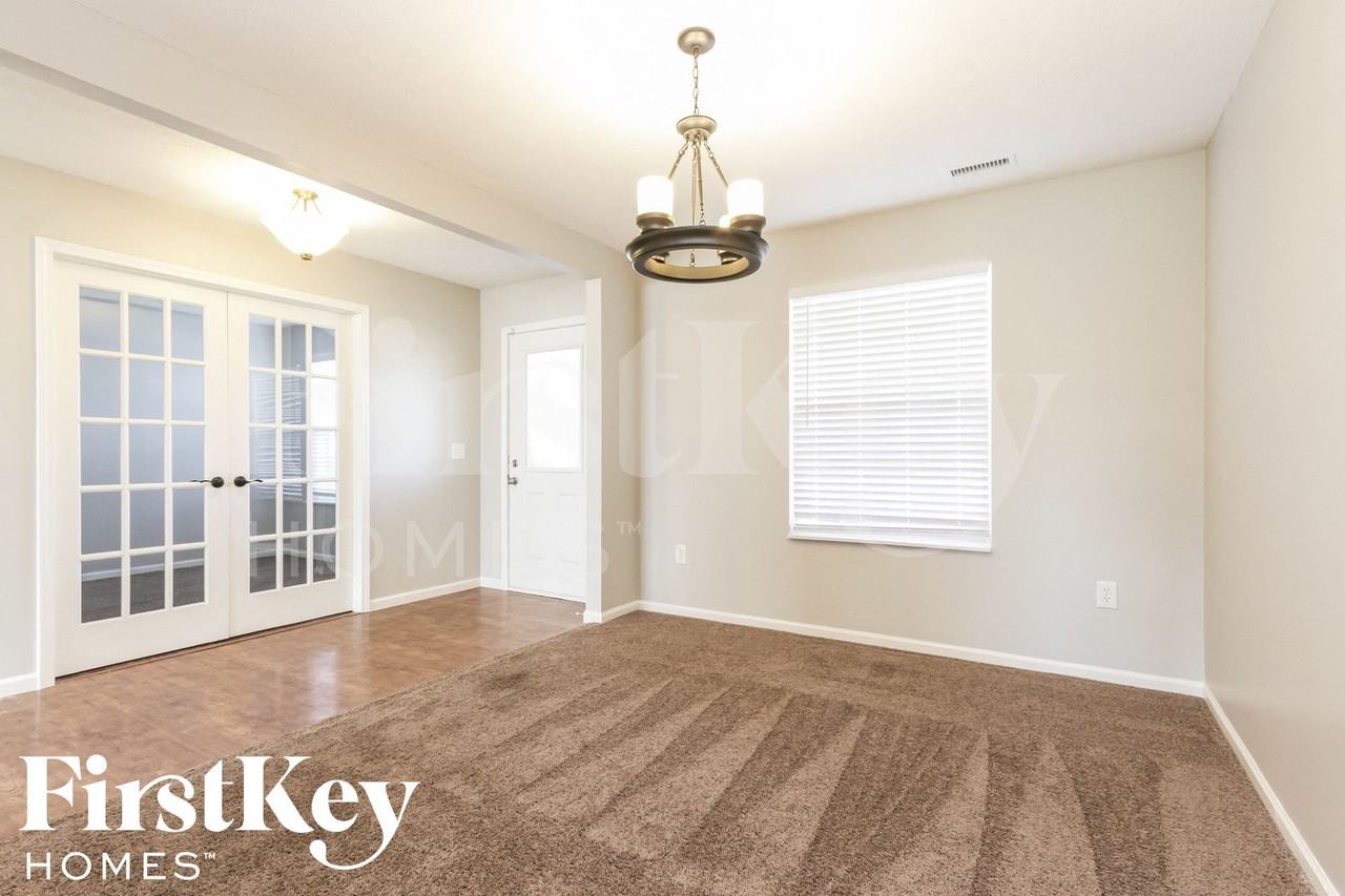 7038 Lancaster Ln - Photo 6 of 14