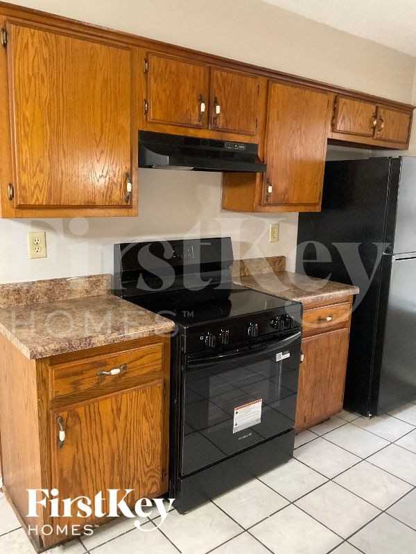 5812 Ashridge Pl - Photo 5 of 12