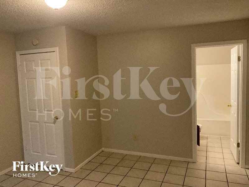 5812 Ashridge Pl - Photo 7 of 12