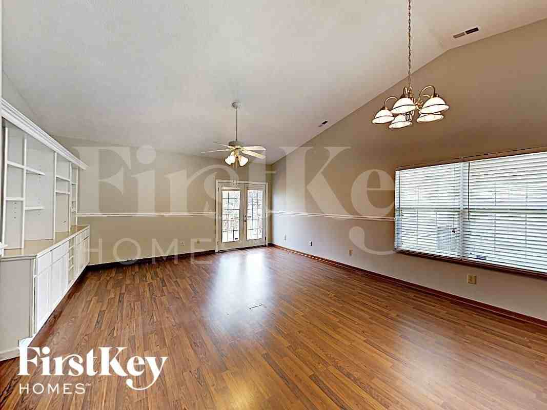 540 Buffalo Run Dr - Photo 4 of 16