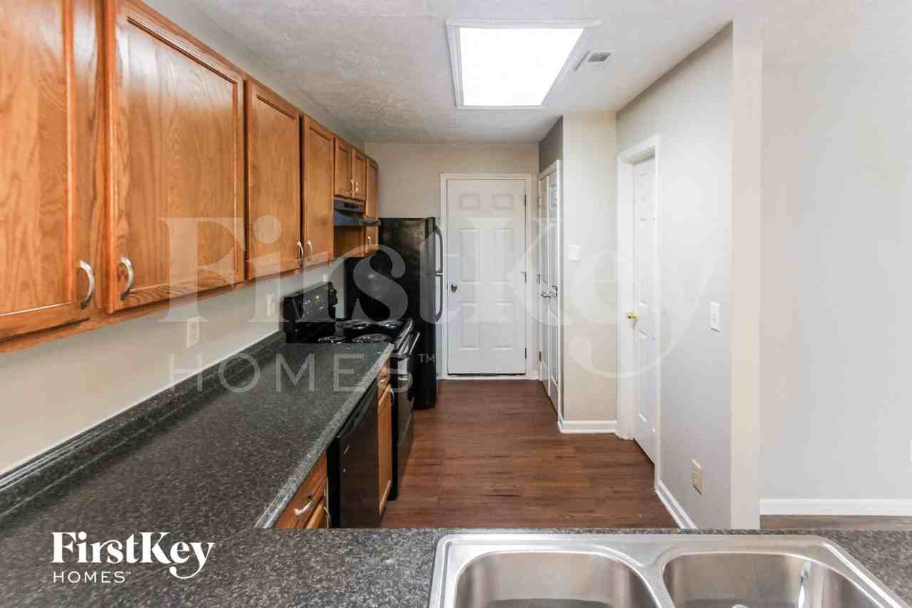 5110 Stanhope Ln - Photo 5 of 14