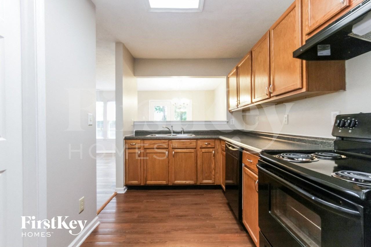 5110 Stanhope Ln - Photo 6 of 14