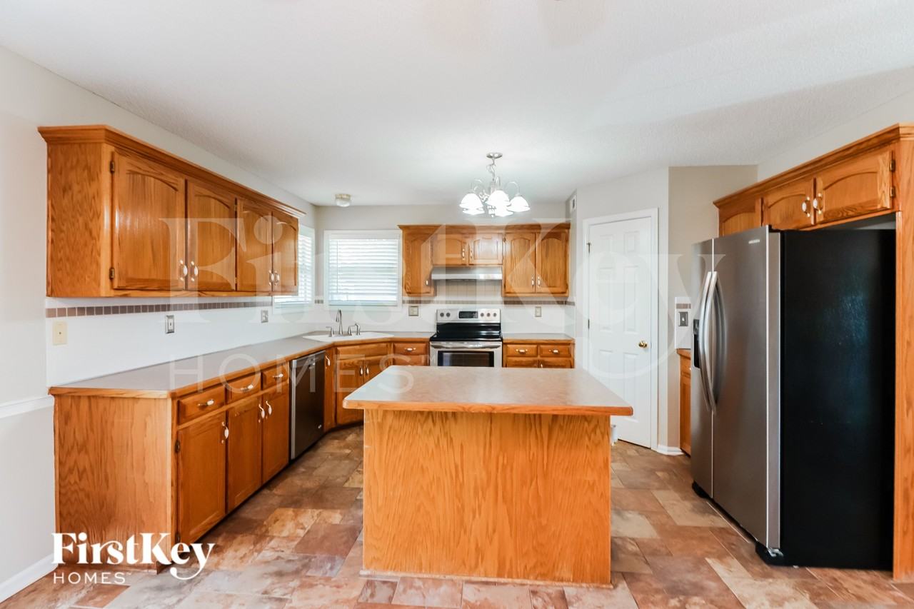 408 Preakness Dr - Photo 5 of 16